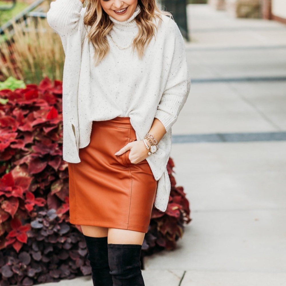 Loft rust orange faux leather pocket midi  skirt size 10 fall  autumn minimalist